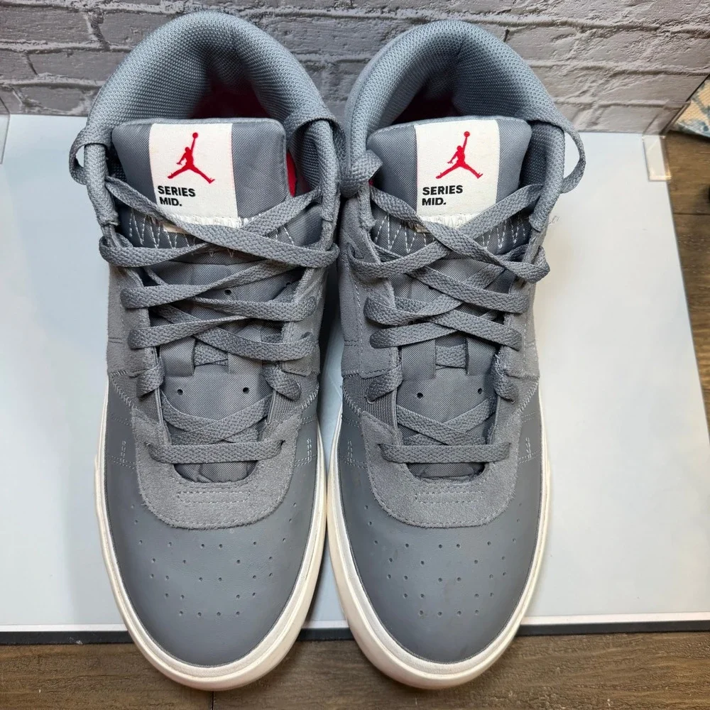 Jordan Series Mid Cool Grey Sneakers Men's 10.5 DA8026-002 Suede Leather Shoes